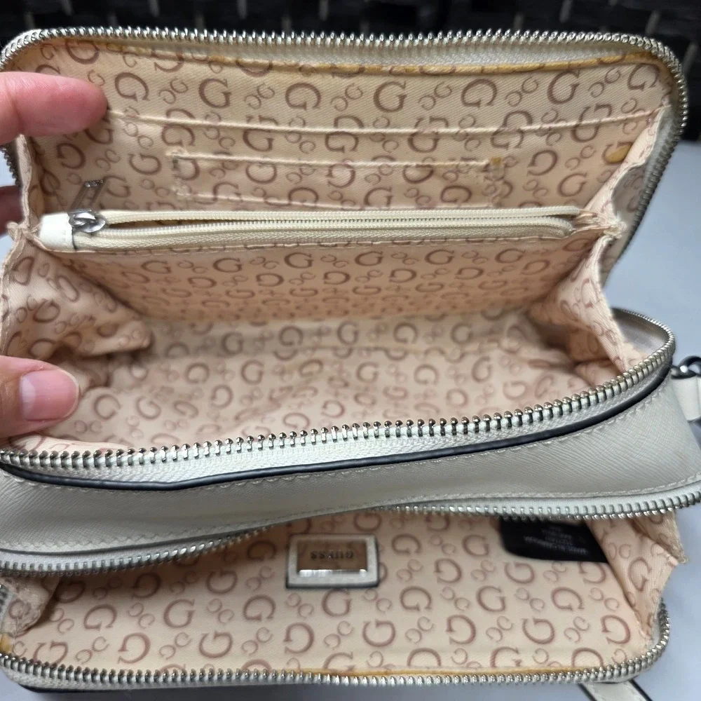 GUESS Logo Crossbody Bag White Multi Color Monogram G AA819914 Small Purse Y2K